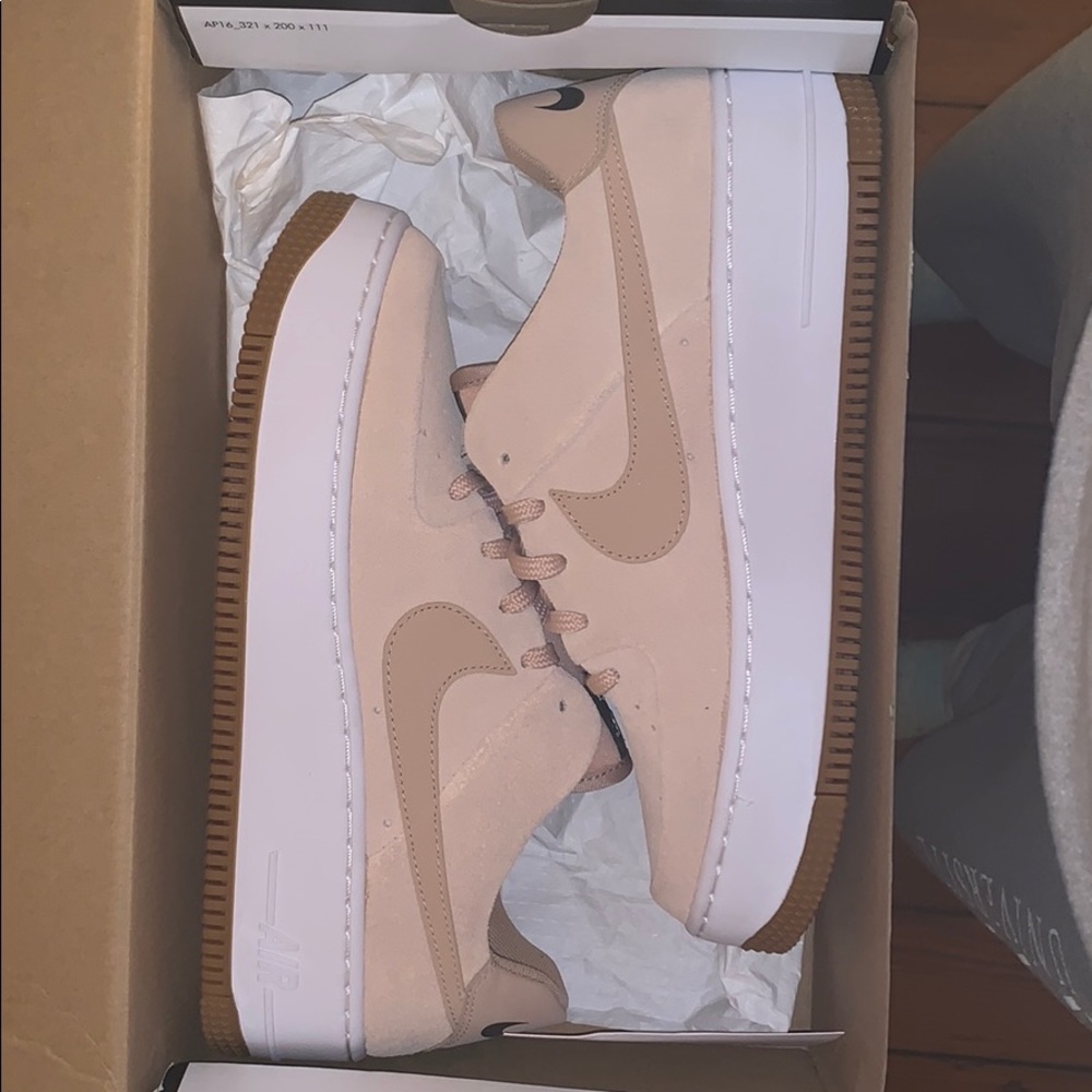 Nike Air Force 1s Sage Low